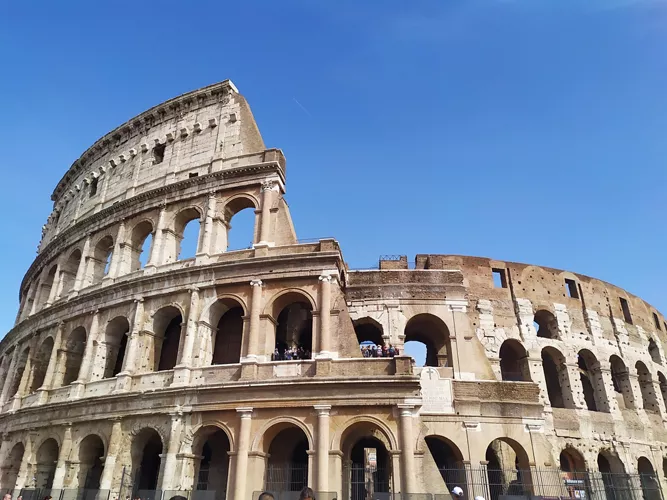 20220104090828-colosseo-intero-roma-lazio-shutterstock-1901927272-2